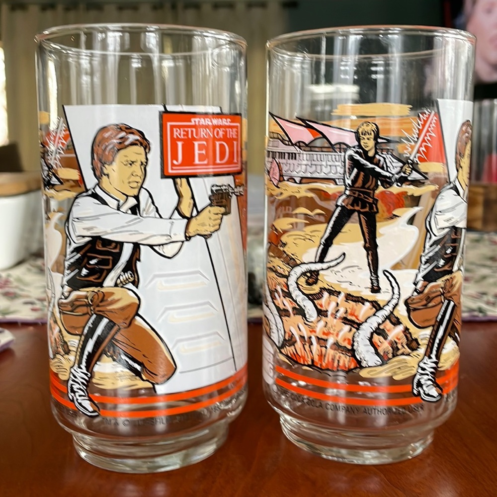 Set of 4 Burger King Return of Jedi tall glasses. 2 Han Solo & 2 Wookiee